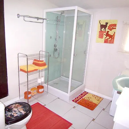 Maison De 2 Chambres Avec Vue Sur Le Jardin Clos Et Wifi A Dom wakacyjny *